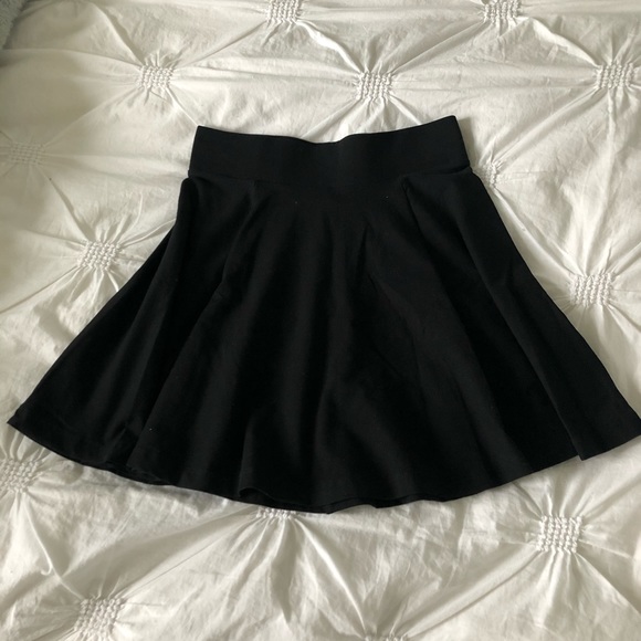 H&M Black Circle Skirt - Picture 3 of 3